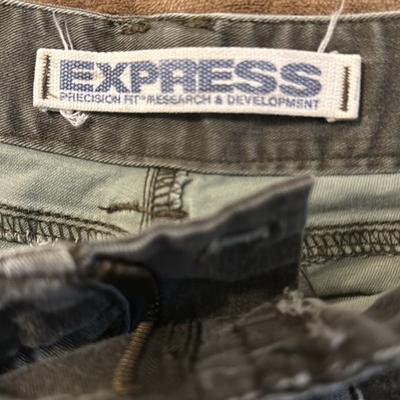 🌹EXPRESS PRECISION FIT CARGO PANTS - Picture 7 of 11